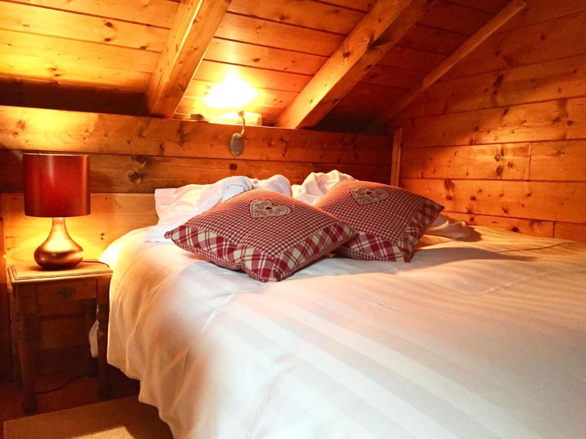 Cosy Chalet With Private Sauna In Bousseviller Quarto foto